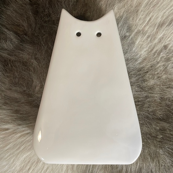 Cat Lady Box White Ceramic Flat Cat Vase - Picture 2 of 9